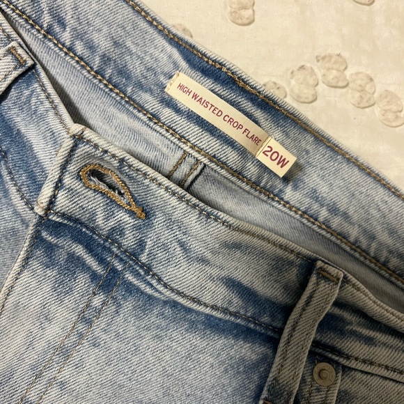 Plus size Levi’s high waist wide leg flare stretch crop jeans - Picture 3 of 5